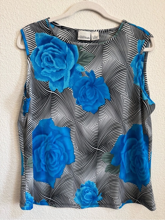 Modern Essentials Tops - Modern Essentials Sleeveless Top